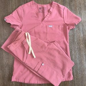 Figs - MAUVE Catarina top and Kade Cargo bottom